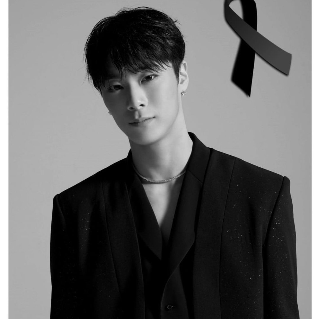 Fernnyx_'s tweet photo. Lo de moonbin es otro ejemplo de lo mal que esta la industria en hate y valores eticos aun que los fandoms digan que a sus idols no les afecta estas son las consecuencias, dejo amigos, familia a Moon sua eran unidos, esto es una reflexion de lo mal que esta todo. 

#아스트로 https://t.co/8YpGlOk558