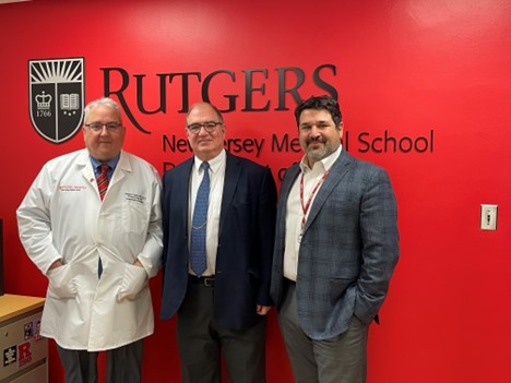 NJMSDeptSurgery's tweet photo. Excellent lecture and visit with Dr Steven Schwaitzberg @Schwaitzberg. Vibrant discussions after lecture on DEI and VR /AI #DEI https://t.co/HaDBTLXZoh