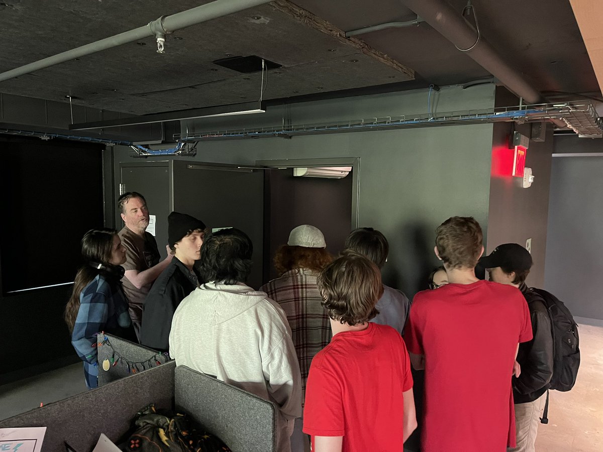 lhsroom308's tweet image. Thanks to Doug Hudson and the Animation Department at @KCArtInstitute for giving us a great tour! #FutureAnimators