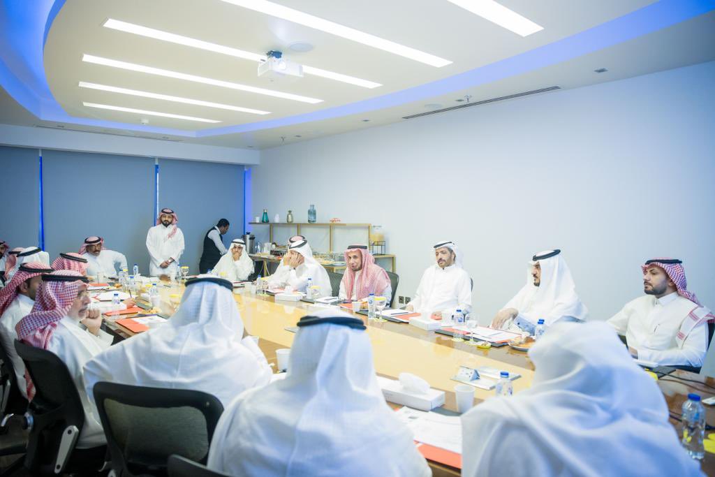 fhd223's tweet photo. عقدنا اجتماعاً بعدد من رجالات #الرائد ناقشنا مستقبل النادي والخطوات التي قمنا بها منذ ان أعلنت ترشحي وعرضنا استراتيجيتنا التي سنعمل من خلالها كإدارة مرشحة وتم دعوة الاسماء التي ظهرت كمرشحين لمناقشة الاراء
التحديات كبيرة وسنعمل حتى آخر لحظه ونسأل الله التوفيق
@AbdulazizTF https://t.co/ZCWwT7wCZy