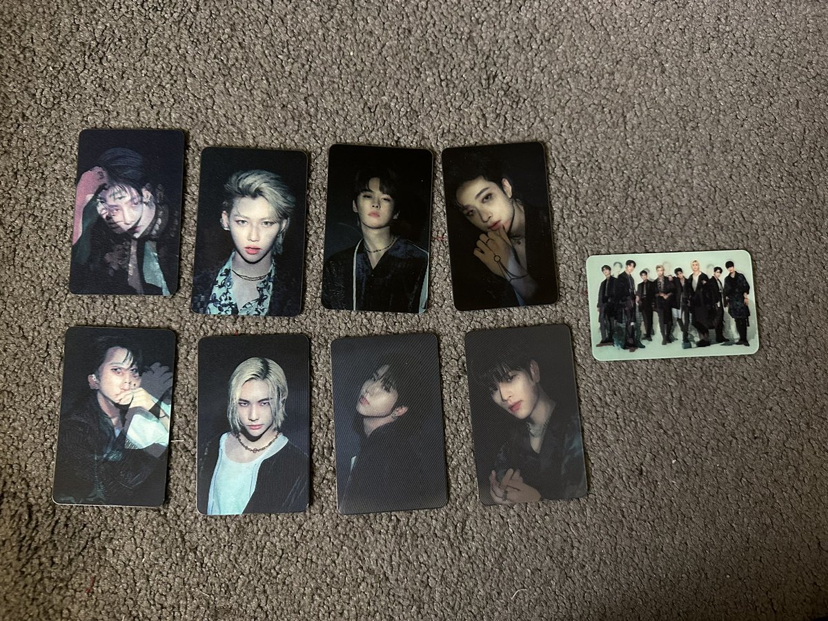 wonunootnu's tweet photo. WTS // skz strays kids pcs

have: unlock: go live in life lenticular photo card set
want: $4 each or $17 for set (shipping included!)

**pls dm me! https://t.co/lKs4xKMvtu