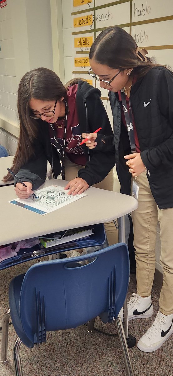 MMartinez_MMS's tweet photo. #GuerraEnLasNubes made for a great vocabulary review. Talk about fierce competition and intensity in the classroom! 100% engagement ✅️ #WoolyWeek @senorwooly @Montwood_MS https://t.co/soMHkjVdJp