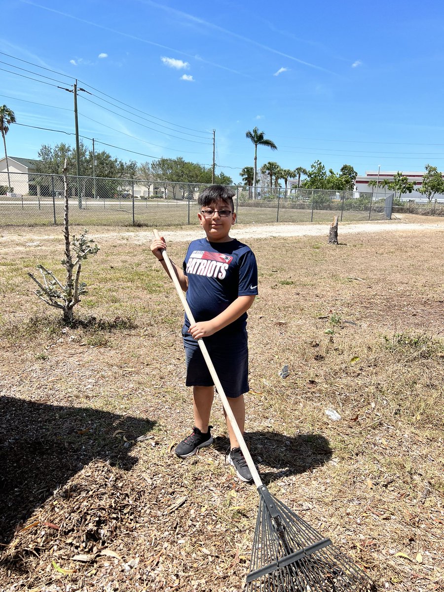 Taking care of our butterfly garden!🦋 🪴 <a href="/VillasElem/">Villas Elementary</a> #garden #butterfly