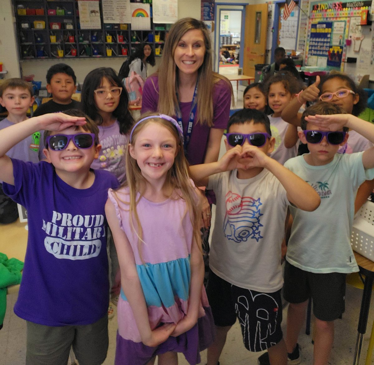 We 💜 our military kids! Today, we honored all military kids at Ashland. We had a visit from the Marines, and the Ss got to check out one of their vehicles. 
#PurpleUpDay #Ashlandsoar #PurpleupPWCS #PWCSMilKids
#MonthoftheMilitaryChild <a href="/PWCSNews/">PWCS</a>