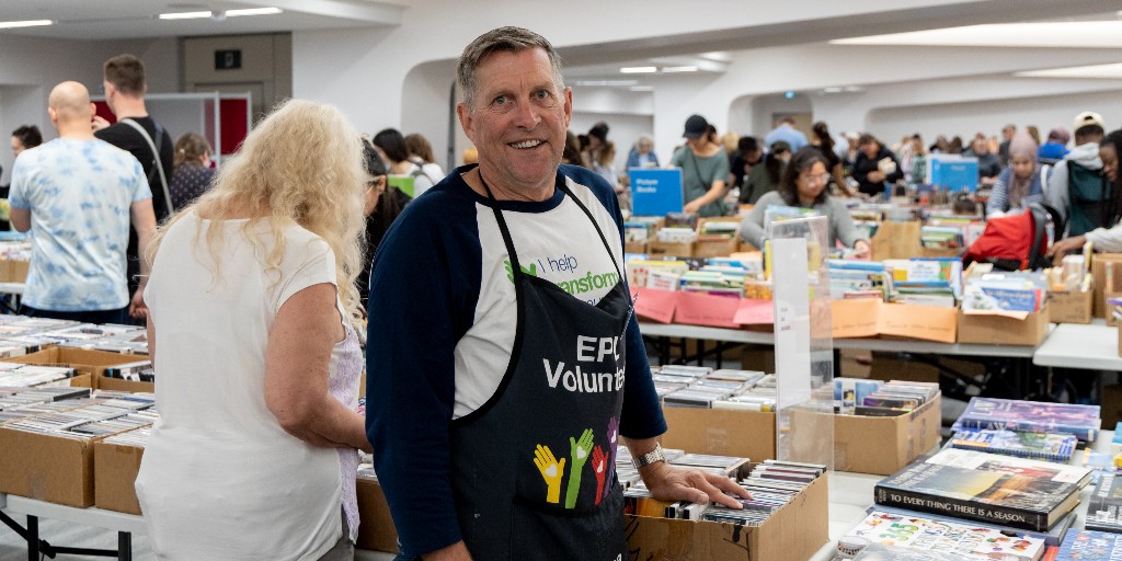EPLdotCA's tweet photo. Retweet if you love volunteers, we know we do!

Happy National Volunteer Week. From Reading Buddies to Books2Buy Sales to Milner After Dark, volunteers make us awesome. A shoutout to all our amazing volunteers who rock our socks. 💞 #NationalVolunteerWeek #YEG #AppreciationPost https://t.co/PJV9v9sd4z