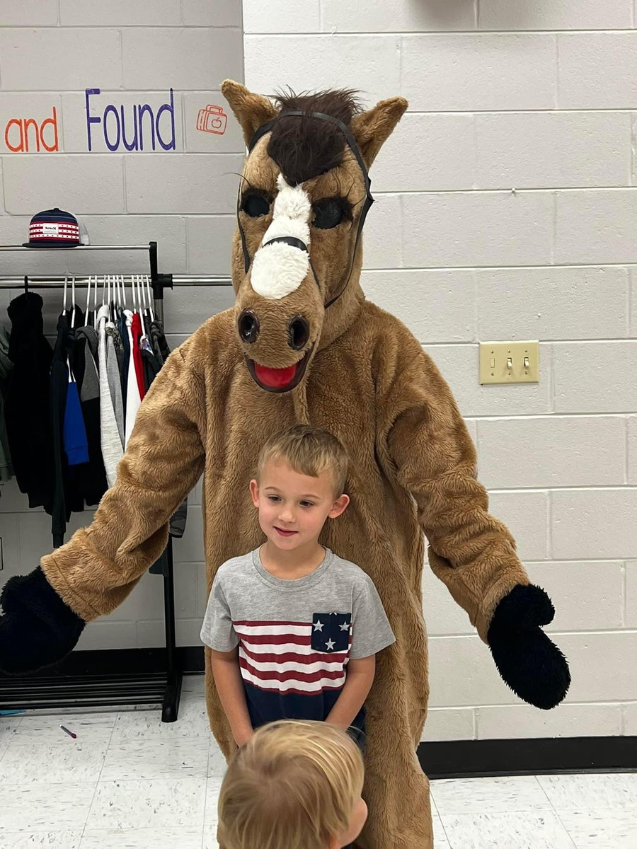 GenevaElem's tweet photo. The newest Mustangs joined us for Kindergarten Round Up this morning. Our 5th grade leaders helped give the campus tours. Still need to register? Join us for the 23-24 school year! https://t.co/5y2dflfEeS https://t.co/KO2AfwjDCm