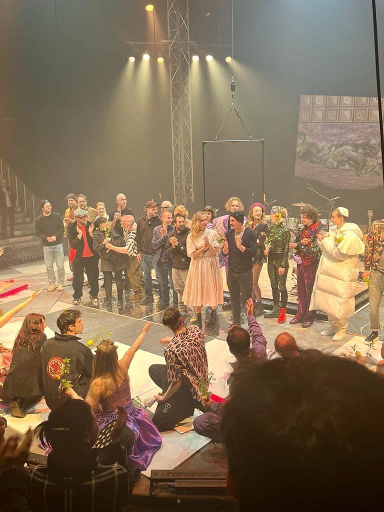 Premiéra Horáček GEN XYZ v šapitó Azylu 78 souboru <a href="/CirkLaPutyka/">Cirk La Putyka</a> je jízda. Režisér Rosťa Novák propojuje žánry i umělce a zkoumá, jak jsou v dnešní době aktuální texty Michala Horáčka a jak se mohou generace navzájem inspirovat. Gratuluji všem, kteří se na představení podíleli!