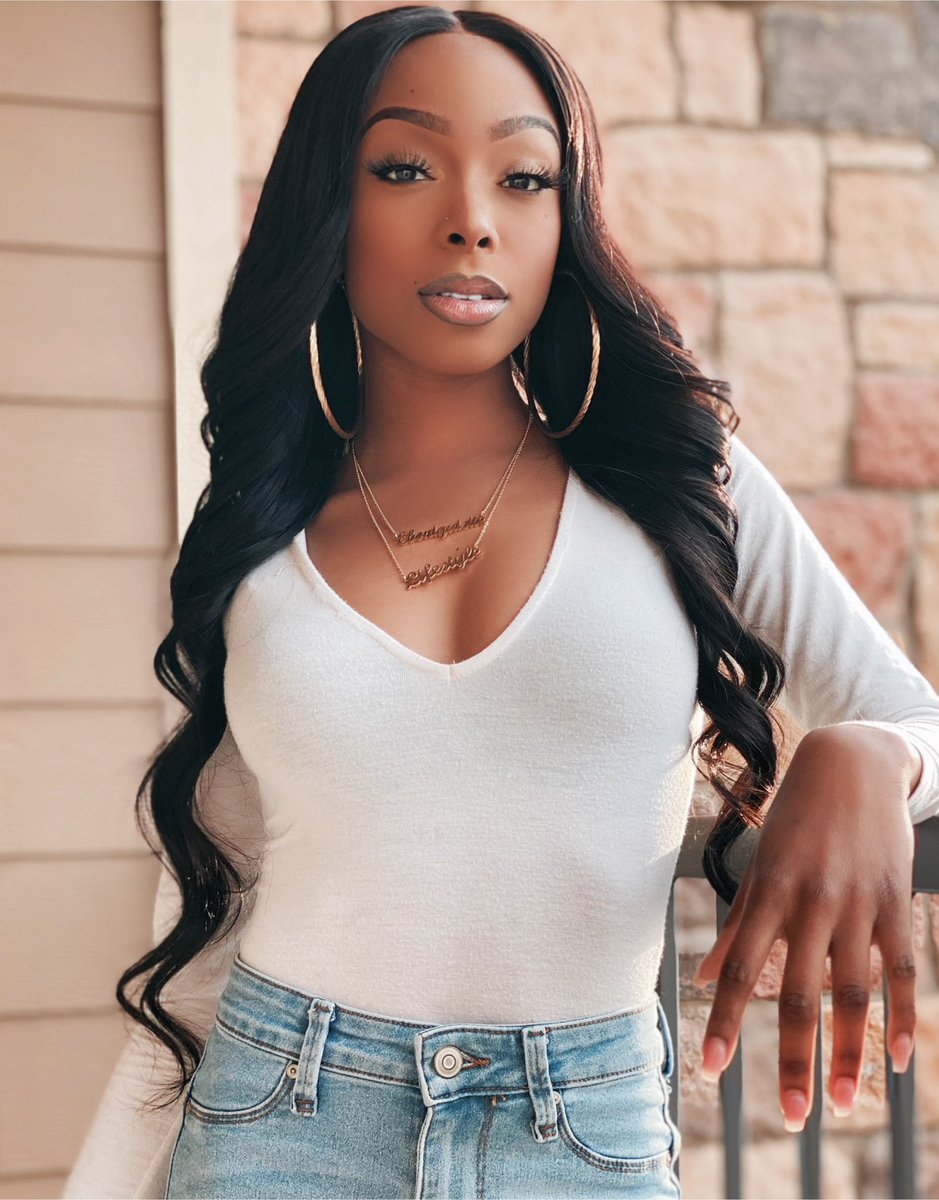 EboniquisiteL's tweet photo. Be a woman whose heart is so hidden in God that a man has to seek him just to find you. https://t.co/8MEQ3TouWy