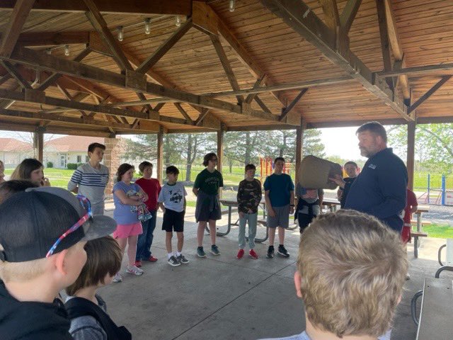 North_Tweets's tweet image. Trueman’s dad, Mr. Wetzel, did a presentation for Mrs. Wood’s 5th grade class today about bee swarms. He discussed pheromones, trigonometry and pollination. What a 🐝BEE-utiful 🐝day for learning outside! #Proud2BNorthies #JCSchoolsChampions #WeAreElementary