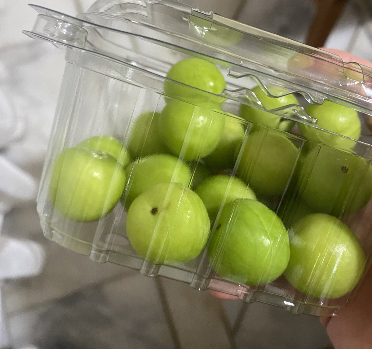 erkek arkadaşıma canım erik çekti dedikten bi saat sonra 🥹