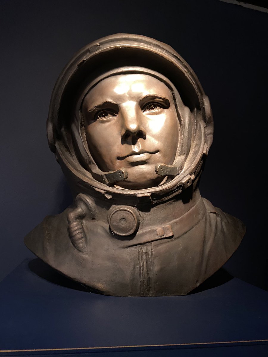 Victrix75's tweet photo. My happy place @sciencemuseum. 😍 Great to catch up with the wonderful #Space Curator and chat about the future of the #SpaceGallery and see all the goodies in it. If you’ve not been…. I highly recommend it!! 😍 https://t.co/FWqLKyNnwl