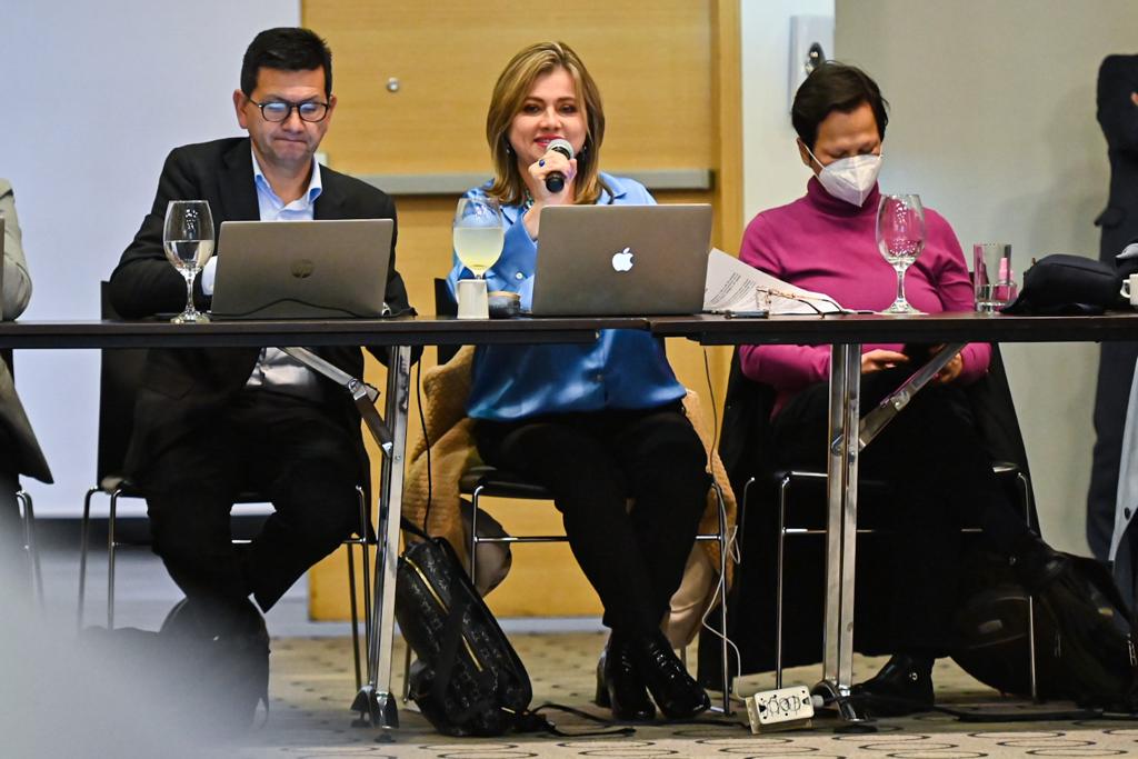 EdnaBonillaSeba's tweet image. Algunos de los avances que presentamos hoy a #RectoresYRectoras2023:

✅#ProgramaECO: Conformación de 14 nuevos entornos protectores y confiables.

✅#JER: Apertura de convocatoria a colegios oficiales para postular sus propuestas en la estrategia de Justicia Escolar Restaurativa