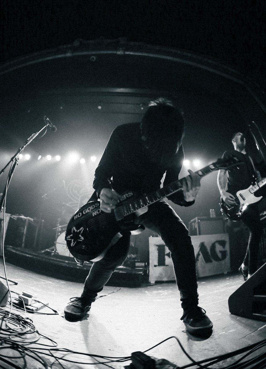 JessMonaPhoto's tweet photo. 🖤🤘💥 @anti_flag @justinsanesolo @ChrisDos 

📸: https://t.co/Xnvx94CRkb https://t.co/Vn6f02hDS7