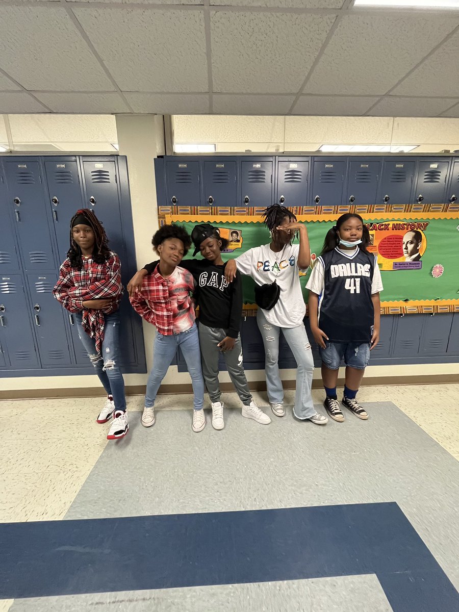 kennedycurryms's tweet photo. Day 3 of AVID Spirit Week! 
Eagles Way-All Day! @DALLASISDAVID https://t.co/nsyI1T2LpW