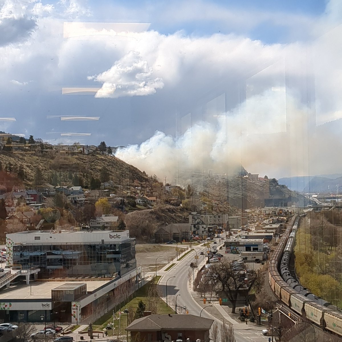 LBealle's tweet photo. @Jamloops Live.. I can still see flames through the smoke. At least 6 firetrucks working on it https://t.co/peZRhxjdqK