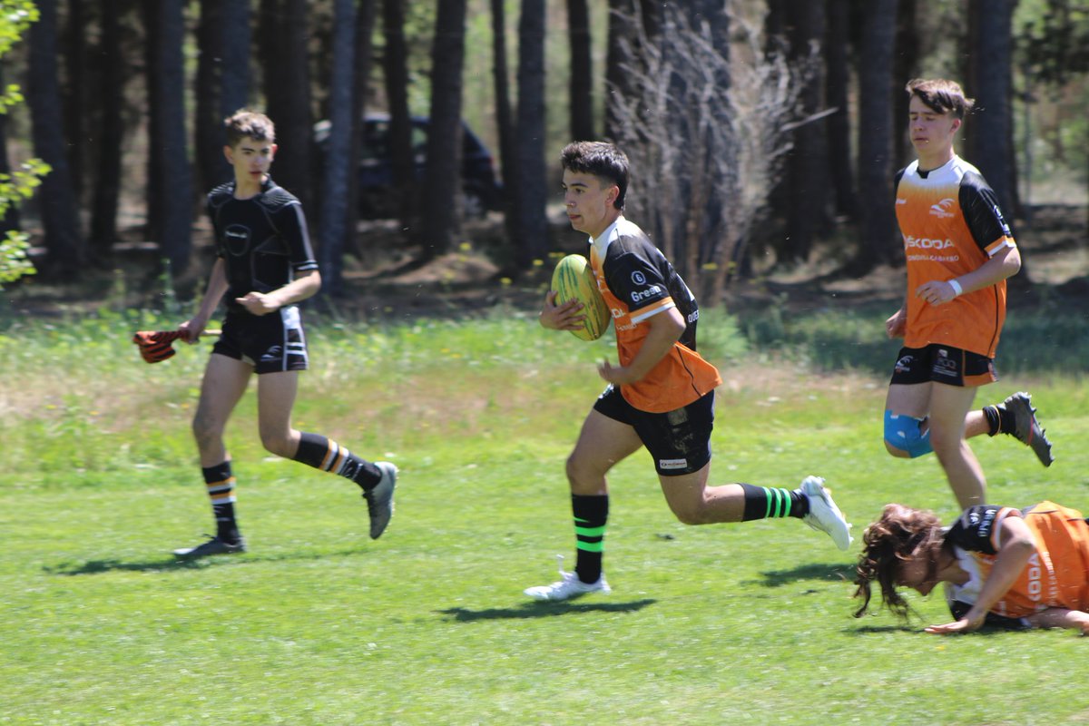 rugby_cat's tweet photo. 🏆 Cinquena Catalana S16 🏆

El Quebrantahuesos/Unizar es van endur la victòria a la final davant els Senglars de Torroella per 57 a 12 🏉

Quatre assajos de l'obertura local Mariano Clos van liderar el triomf aragonès al camp de Los Sotos 🔝 https://t.co/GOoHl0EMXG