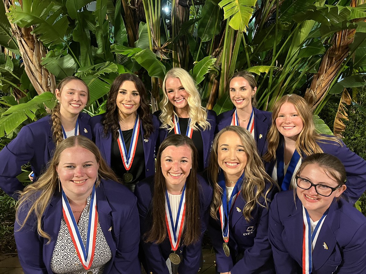 Successful business trip down to Florida! ☀️🌴🥇

14/14 students finished top 10
2 students finished 3rd
2 students finished 2nd
3 students are WORLD CHAMPS

Way to go, Yotes. So proud of our purple power blazer superstars! 💜