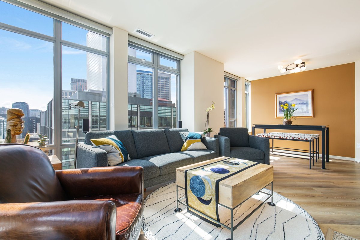 chadryan's tweet image. Just listed! Check out this great 2 bedroom, 2 bath condo at the Cosmopolitan! ryanrealty.com/d8qv7o9l