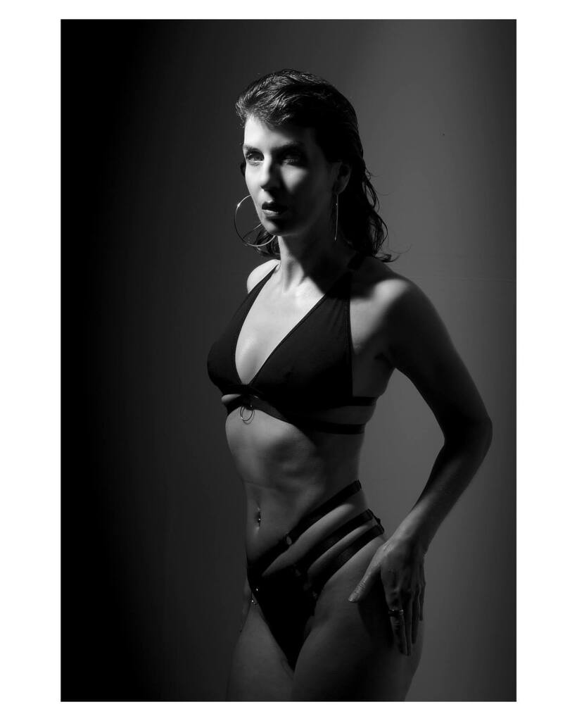 J3photo2's tweet photo. Hump day, fashion day?
Cover girl @carma_the_model
#portraitphotography #fitover50model #over50andfit #over50models #over50andfabulous #over50beauty #agelessbeauty #ageisjustanumber #50plusmodel #maturemodel #50pluswomen #sexy #maturemodelsofinstagram… https://t.co/ntJaxpzBts https://t.co/AlkZbJiMXr