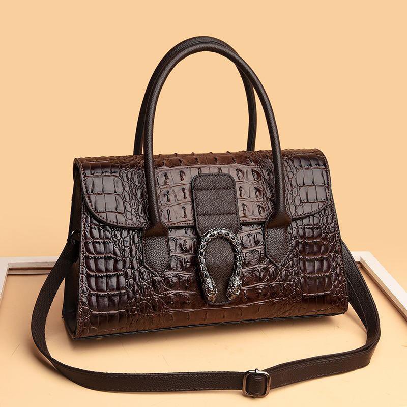 SexyOmatule's tweet photo. New Arrival
Croc Big handbag

#Davido #ApologyLetter #Opay #gistlover #BadBoyTimz #adekunlegold #JJKSpoilers #olamide #chioma #simi @Niajamarket https://t.co/I0285pVN09