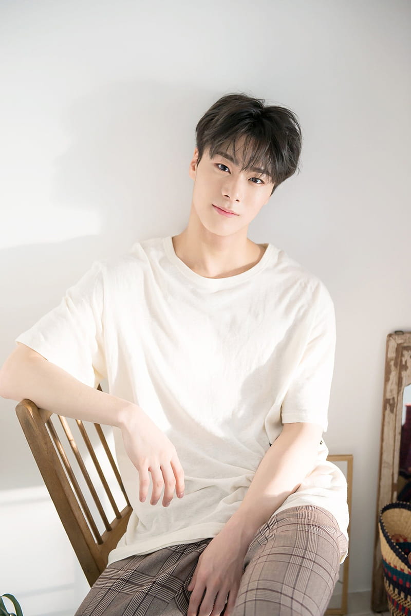 Bin-ah, We will always remember you smiling angel.

Rest in eternal peace 🕊️🙏

We send our heartfelt condolences to MoonBin's family, Astro members, friends and fans.