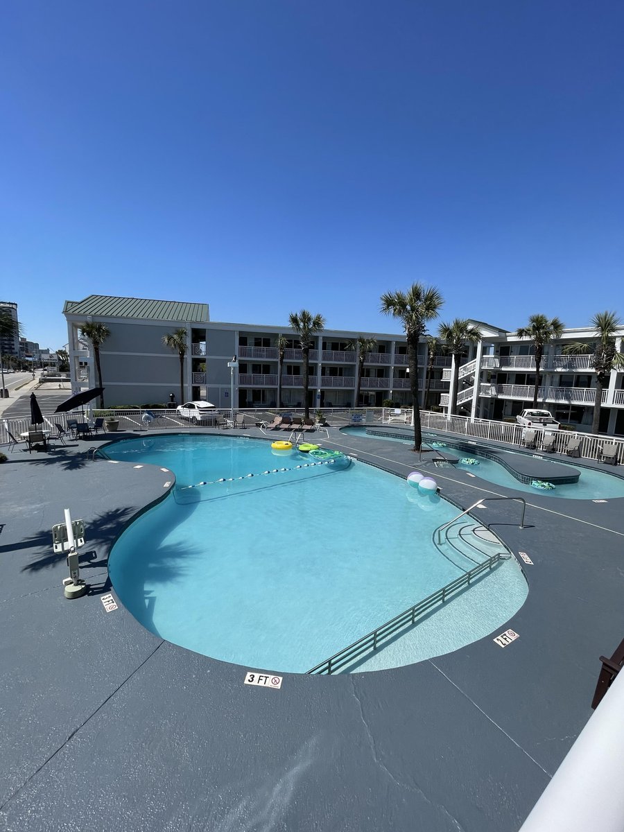 SandbarMB's tweet photo. Pool vibes. Great day for a swim! #sandbarhotel #myrtlebeach #visitmyrtle #southcarolina https://t.co/tyvz0IBbu7