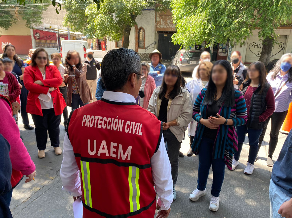 CeAC_UAEMex's tweet photo. Centro de Actividades Culturales participó en #SimulacroNacional2023, ayudaremos a fomentar y consolidar la cultura de protección civil. Agradecemos su amable colaboración.
#SomosUAEMéx  #SomosCultura  #SomosCeAC https://t.co/AljArbTDdJ
