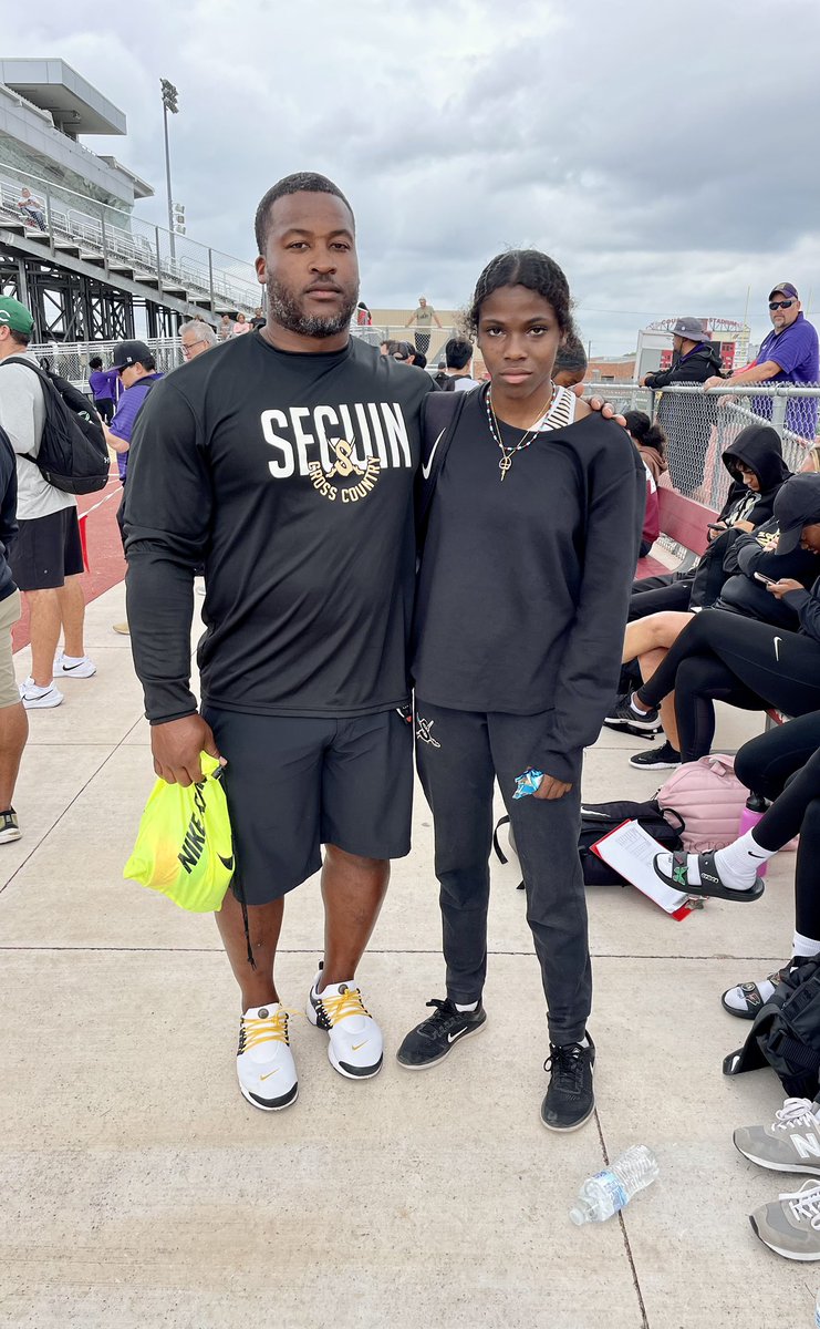 Seguin_Track's tweet photo. @Seguin_Track next 5A Regional Qualifier in Long Jump, Daisha Shular, placing 2nd with a jump of 18-9.
#ItsAGreatDayToBeAMatador #oneheartoneseguin
 @SeguinHSTx @SeguinISD @SeguinSportsBC @SeguinAthletics @kwed @seguingazette @CoachLAlmaraz https://t.co/d1GXTPuQua