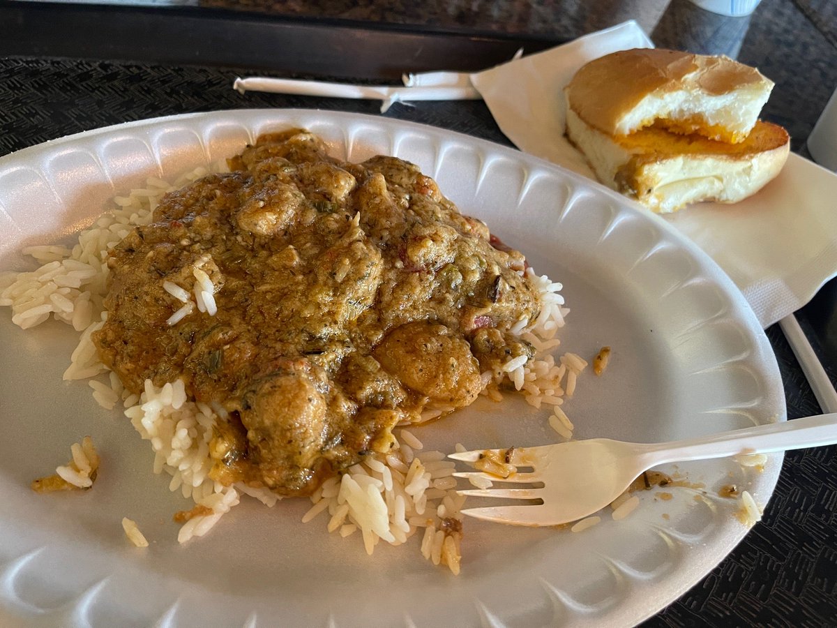 BenRisinger's tweet photo. One of the best local joints in #Indy. Last time I had Yats was 2013…nice to be back. #beurban #eatlocal (at @Yats in Indianapolis, IN) https://t.co/0j3QwCiszZ https://t.co/8XT7936BTB