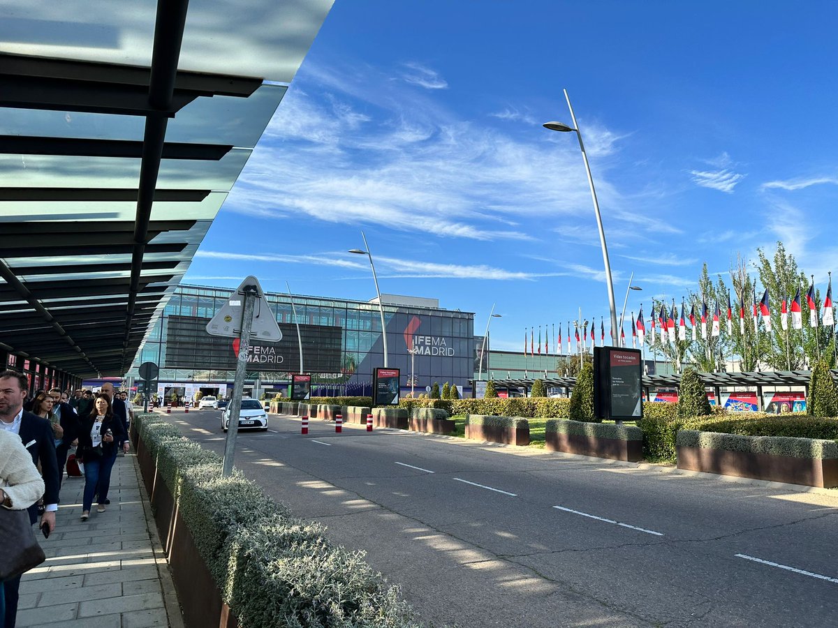 DexGreen_Ltd's tweet photo. Another day finished at @FTTHCouncilEU Council Europe's FTTH Conference 2023! And what a day! It was great speaking with everyone. Come by Stand S02 tomo for product demos and hear about our fibre solutions and exciting MDU connectivity range!
#ftth23 #fibre #FTHH #europe https://t.co/NczAj7ChOV