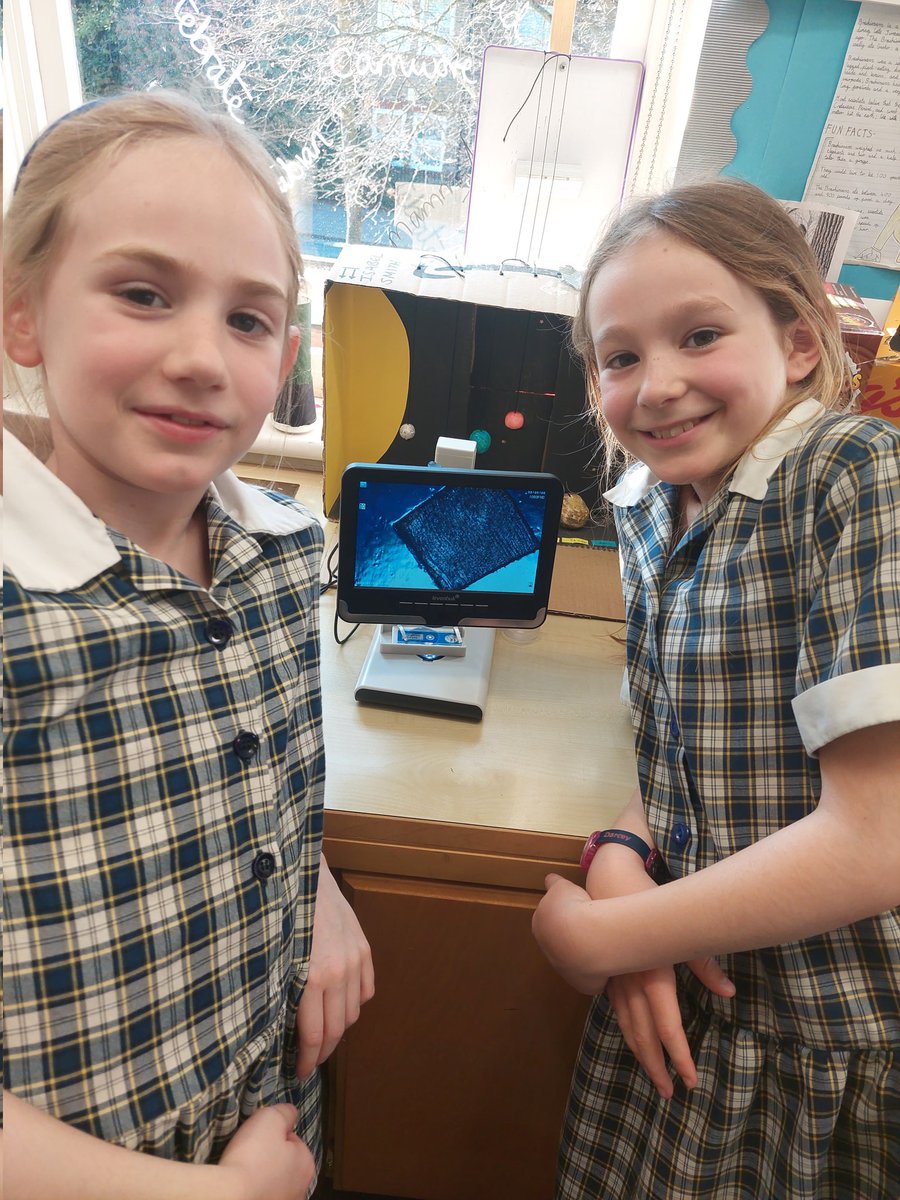UptonSciences's tweet photo. @UptonForm4 STEM club have started the new term with great excitement learning how to use our digital microscopes to investigate some amazing slides at unbelievable magnifications! π¬π©βπ¬ #WomenInStem #FutureBiologists @UptonHouseSch #STEAMahead https://t.co/BVBGTKP03O