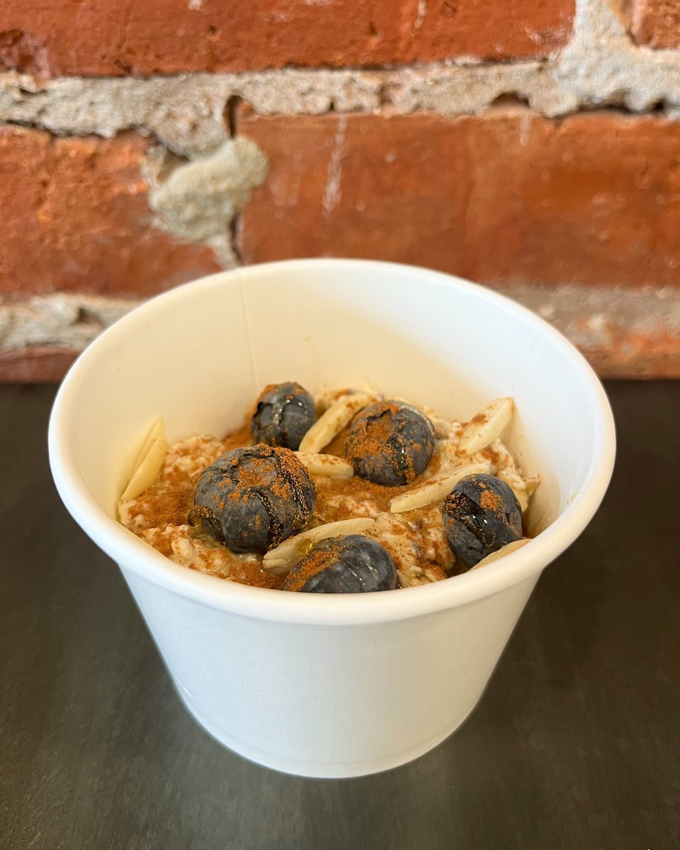 haydaycoffee's tweet photo. The perfect breakfast☺️ Homemade maple syrup & vanilla overnight oats with your favorite toppings: blueberries, almonds, cinnamon and honey
#coffee #coffeeshop #atlanticcity #doAC #orangeloop @visitorangeloop #atlanticcitycoffeeshop #local #haydaycoffee @Do_AtlanticCity https://t.co/cLTYyj6RxN