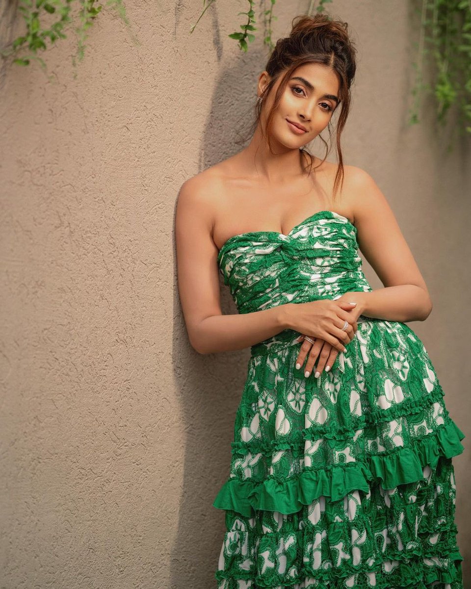 D🅰️Y - 1 @hegdepooja 🥰 cutie #PoojaHegde ll #PoojaFanBoy