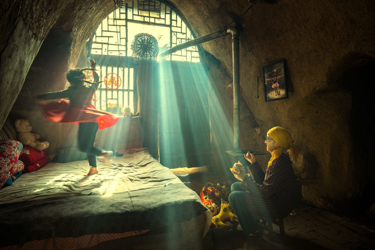 Last year Huaifeng Li won #GlobalSinoPhoto2021 with his atmospheric photograph 'Dancing Dreams of a Mountain Girl'. The perfect image to celebrate today's #InternationalDanceDay.