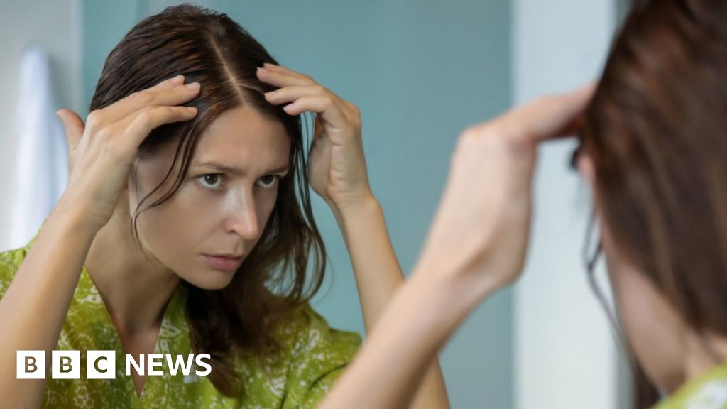Cause of grey hair may be 'stuck' cells, Dave Warner says ow.ly/BjjR50NNajh