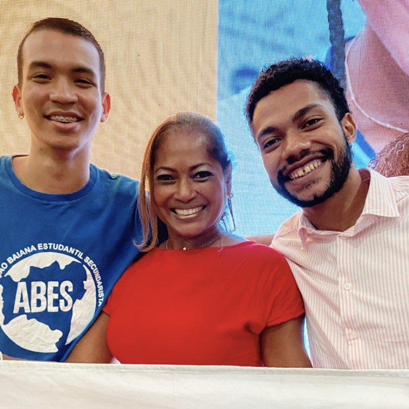 abes_oficial's tweet photo. Agenda com o governador da Bahia (@Jeronimoba13) de pontapé inicial no combate à violência nas escolas. A ABES e a UBES foram convidadas a compor o Comitê Intersetorial de Segurança nas Escolas e Espaços Educacionais da Bahia (CISE). #PazNasEscolas 🕊️ https://t.co/MfgOlmMdlE