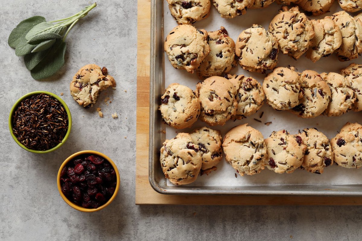 agwestbio's tweet photo. Aiming to make delicious Indigenous recipes more mainstream, @SaskCanola compiled recipes that highlight Saskatchewan ingredients, provided by Indigenous community members.
Learn more about this project in our Bio-Bulletin: https://t.co/z3Gcf0Qy2r
#biobulletin #Saskatchewan https://t.co/KZSopEBahR
