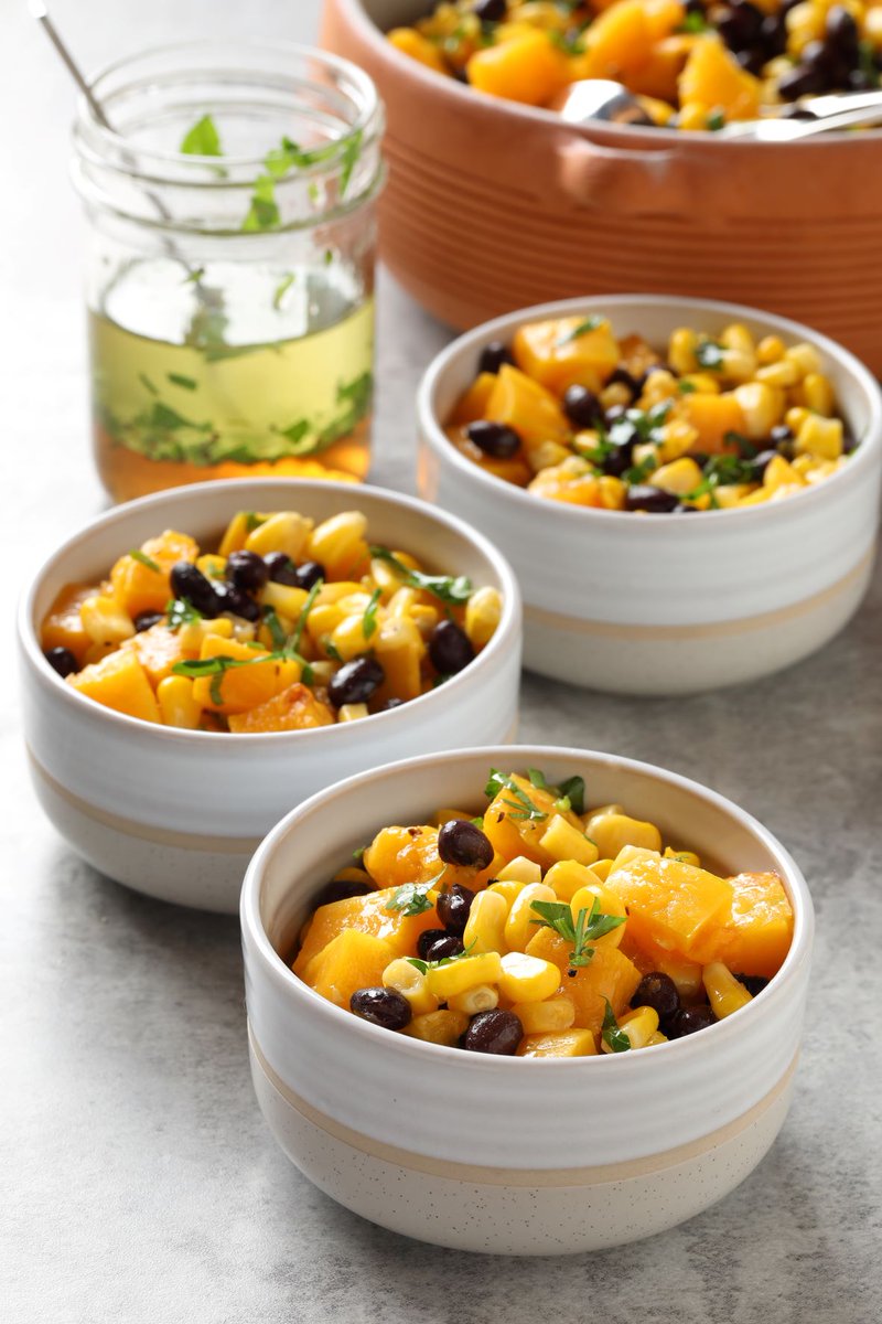 agwestbio's tweet photo. Aiming to make delicious Indigenous recipes more mainstream, @SaskCanola compiled recipes that highlight Saskatchewan ingredients, provided by Indigenous community members.
Learn more about this project in our Bio-Bulletin: https://t.co/z3Gcf0Qy2r
#biobulletin #Saskatchewan https://t.co/KZSopEBahR