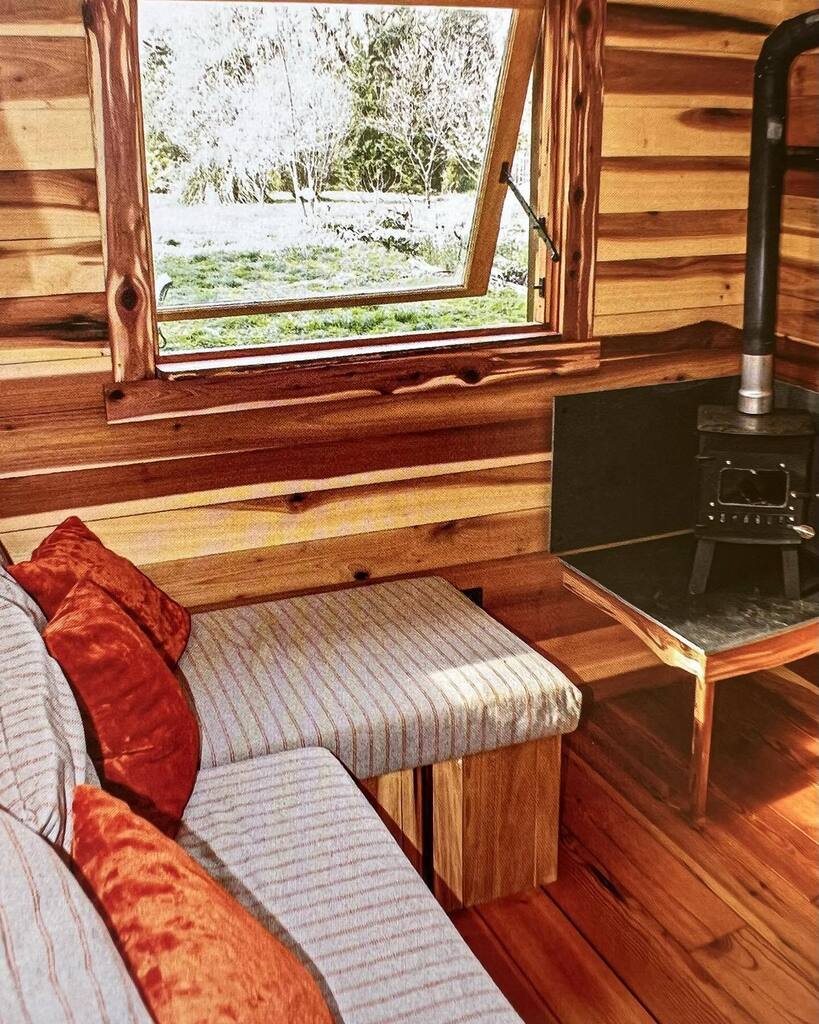 lloydkahn's tweet photo. The Wonder Wagon by Margarita Prokofyeva and Stevie Hudson

From our newest book: Rolling Homes, Shelter on Wheels by Lloyd Kahn

#shelter #rollinghomes #diy #shelterpublications #lloydkahn https://t.co/GM6qxYfGzq https://t.co/CjJfeE2sri