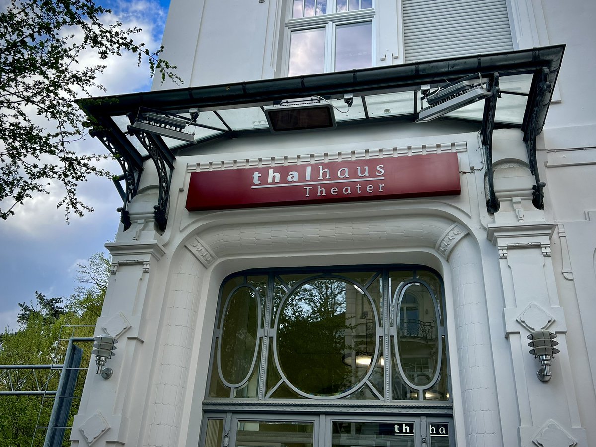 PitHartling's tweet photo. Heute und morgen im @thalhaus Wiesbaden. Was für ein wunderschönes Haus (und super Team)! 🥰✨ https://t.co/NDU4oSDRGr