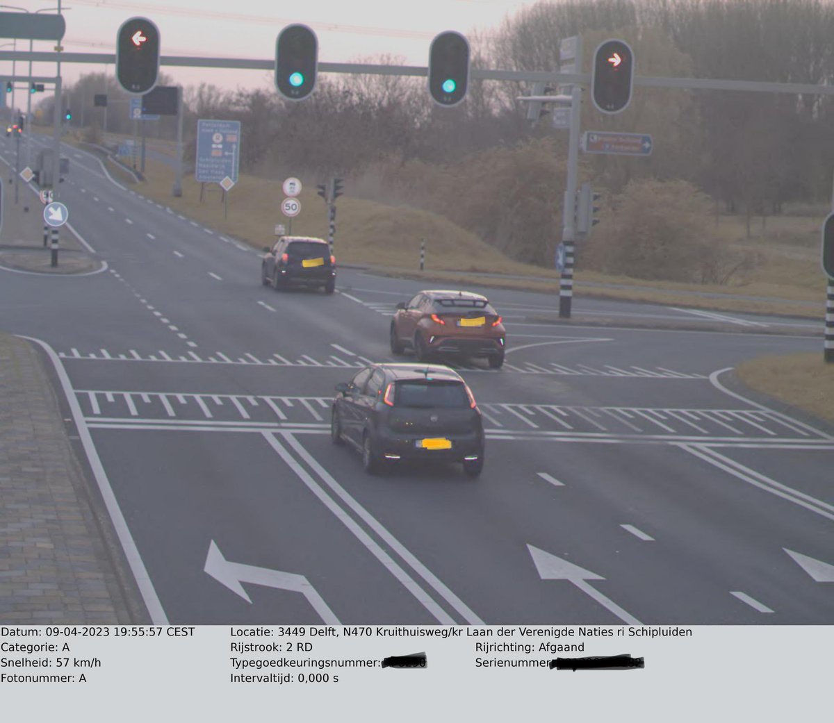 J_00_S_T's tweet photo. En 3x raden naar wie ik onderweg was… 🙄Liefde maakt b̶l̶i̶n̶d̶ a⃥r⃥m⃥ f̶a̶i̶l̶l̶i̶e̶t̶ schuldsanering 😅❤️🚗👮🏼♀️ https://t.co/ZMn8AA2H5f