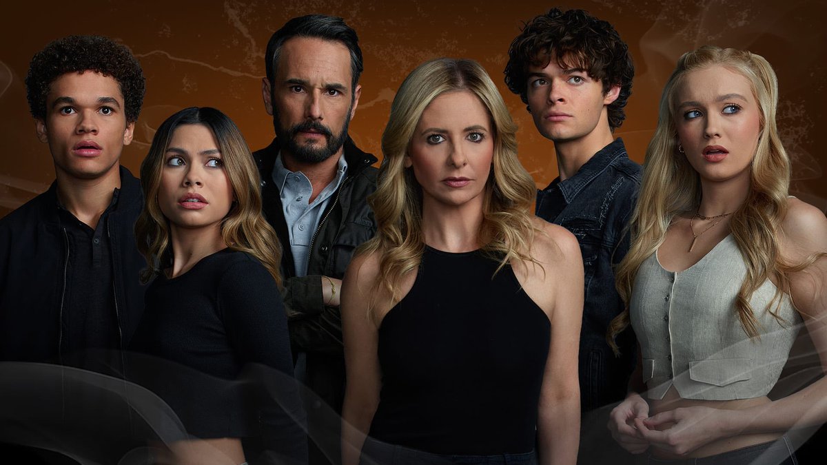 FilmUpdates's tweet photo. Sarah Michelle Gellar says “the conversations are happening” about a potential second season of ‘WOLF PACK.’

(https://t.co/d6eBqXT7cr) https://t.co/7hhwXp7ALX