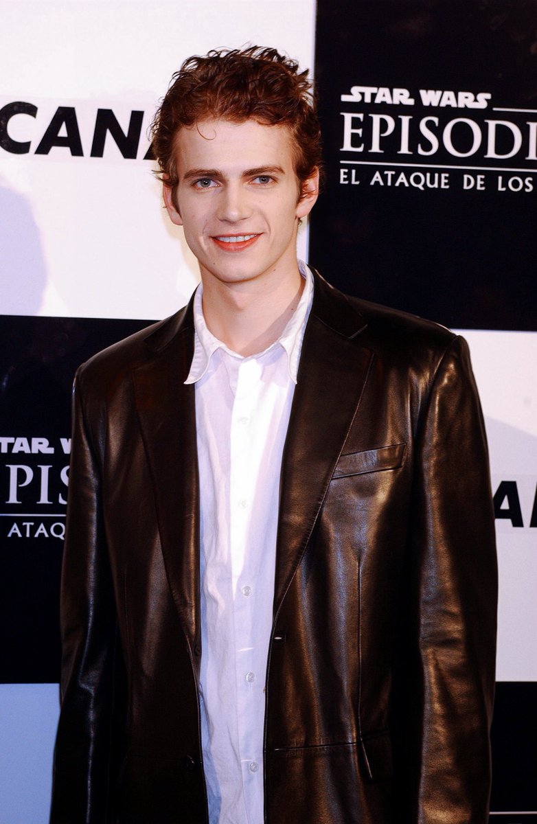 Kestiskywalker's tweet photo. hey- happy 42 #HaydenChristensen you don’t look a day over 21😉 https://t.co/mKQuDlAz7X