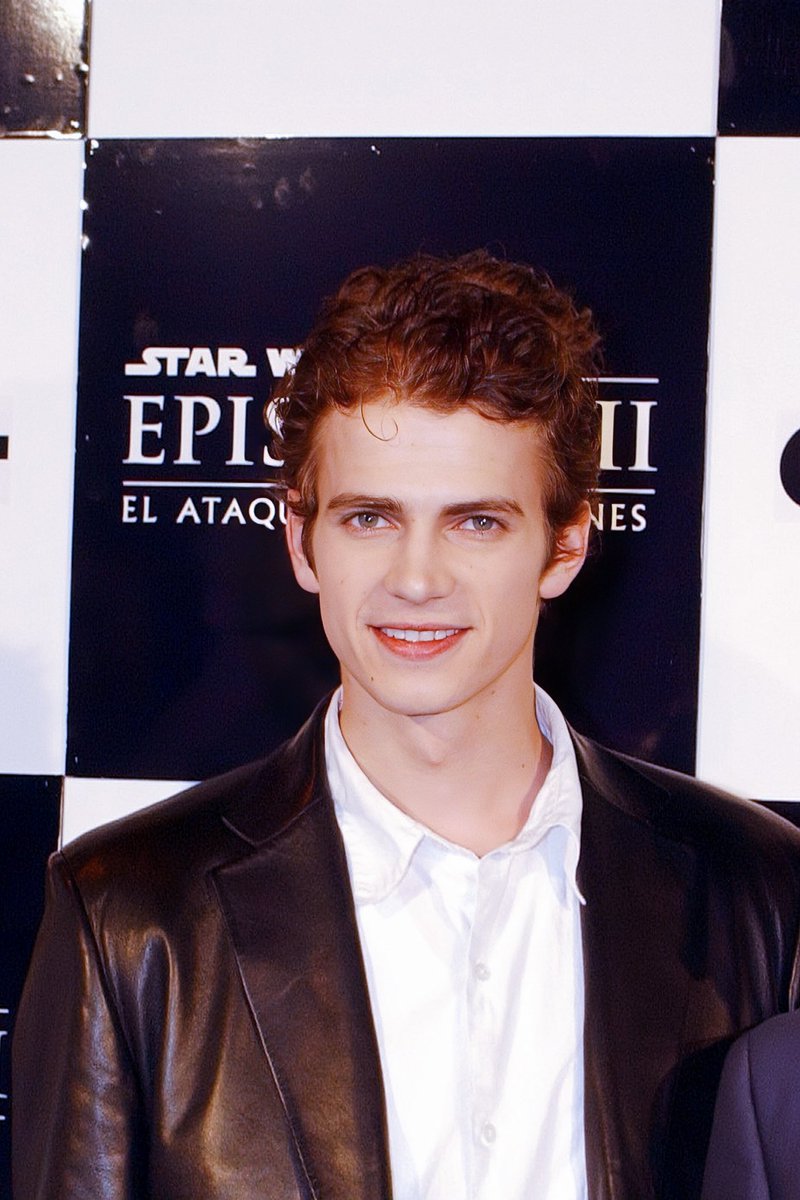 Kestiskywalker's tweet photo. hey- happy 42 #HaydenChristensen you don’t look a day over 21😉 https://t.co/mKQuDlAz7X