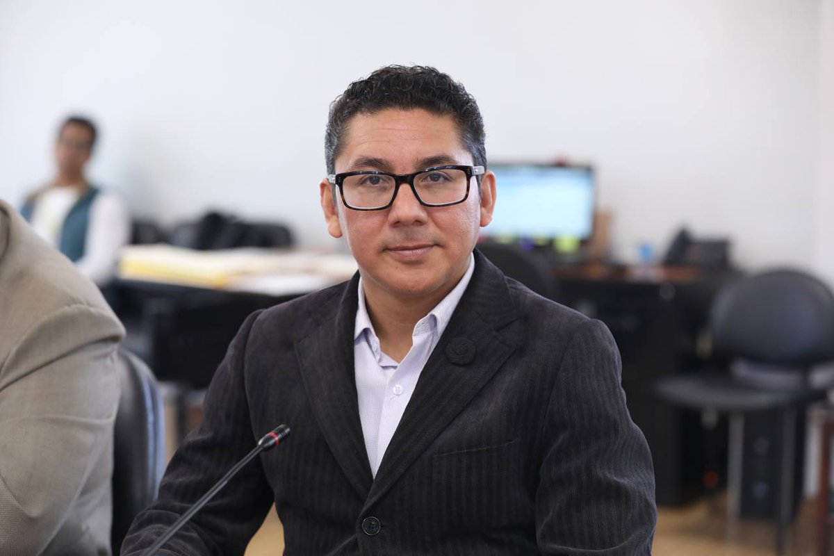 AsambleaEcuador's tweet photo. .@DiegoEsparza_17 manifiesta que la comisión de @EducacionAN está dispuesta a procesar la propuesta, recuerda el #CodigoIngenios y se suma al criterio de convocar a las autoridades. https://t.co/tAg3wrXLXn