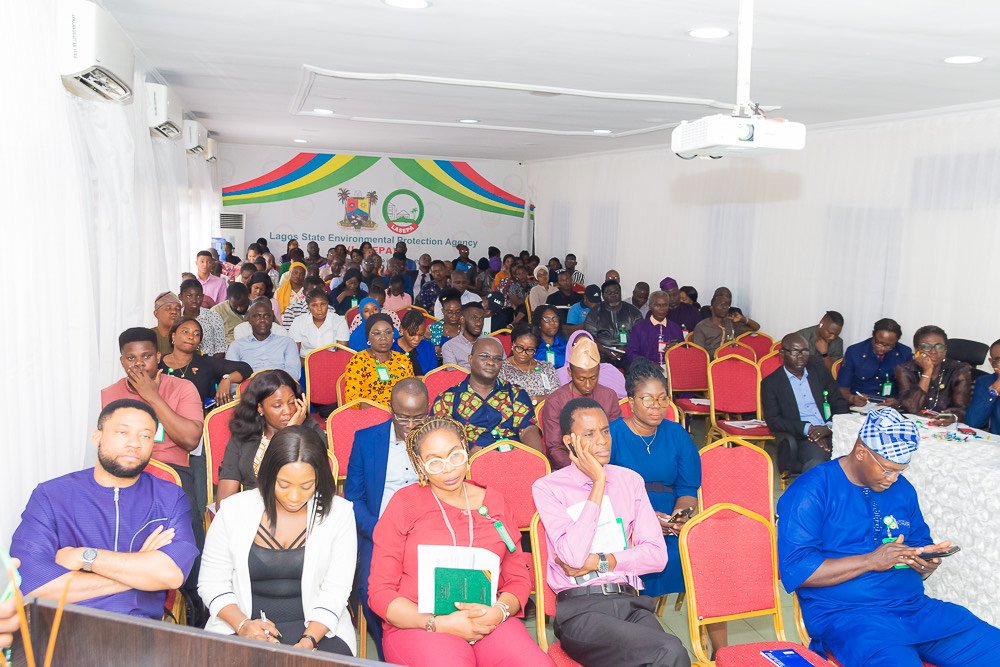 LAGOS PARTNERS UNIDO ON CIRCULAR ECONOMY

Read more: lagosstate.gov.ng/blog/2023/04/1…

<a href="/jidesanwoolu/">Babajide Sanwo-Olu</a> <a href="/drobafemihamzat/">Obafemi Hamzat</a> <a href="/LasepaOfficial/">LASEPA</a> <a href="/UNIDO/">UNIDO</a> <a href="/LasgMOE/">Lagos Min of the Environment and Water Resources</a> <a href="/gbenga_omo/">Gbenga Omotoso</a> <a href="/BanjoOluyomi/">Oluyomi Banjo</a> <a href="/IOdumboni/">Ibrahim Adejuwon Odumboni</a> <a href="/gboyegaakosile/">Gboyega Akosile</a> <a href="/hmokunola_/">Hakeem Muri-Okunola</a> <a href="/Mr_JAGs/">Jubril A. Gawat</a> 
#LASG 
#AGreaterLagosRising
#ForAGreaterLagos