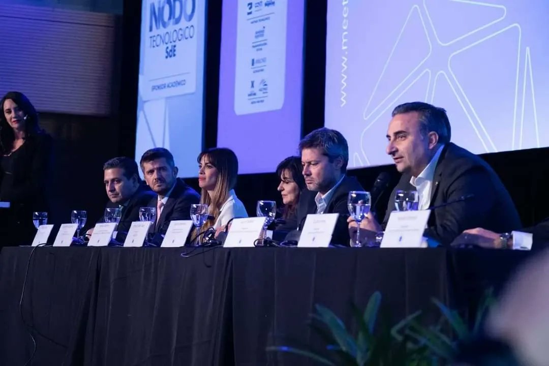 arielybarra's tweet photo. 🤝 Participé del Acto de Apertura de #MeetUpArgentina, encabezada por autoridades nacionales y del sector turístico y de la Asamblea Extraordinaria del CFT, donde se destacó la importancia del sector MICE y los programas “Activar” y “Argentina te incentiva”. https://t.co/9p3eTufEt9