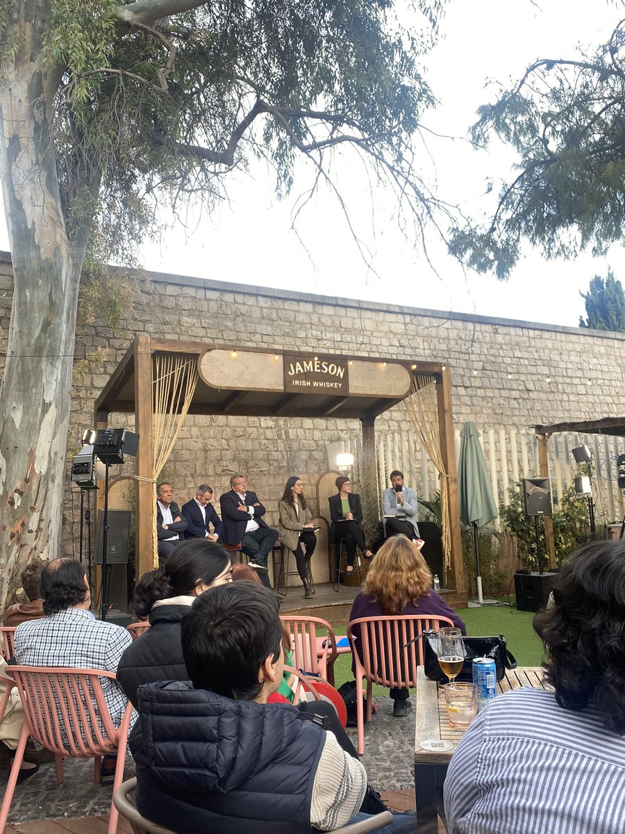 Esta tarde: las estrategias en la carrera por la Generalitat para el #28M a debate.

Escuchamos a las personas responsables de las campañas de los principales partidos políticos en la CV 👀