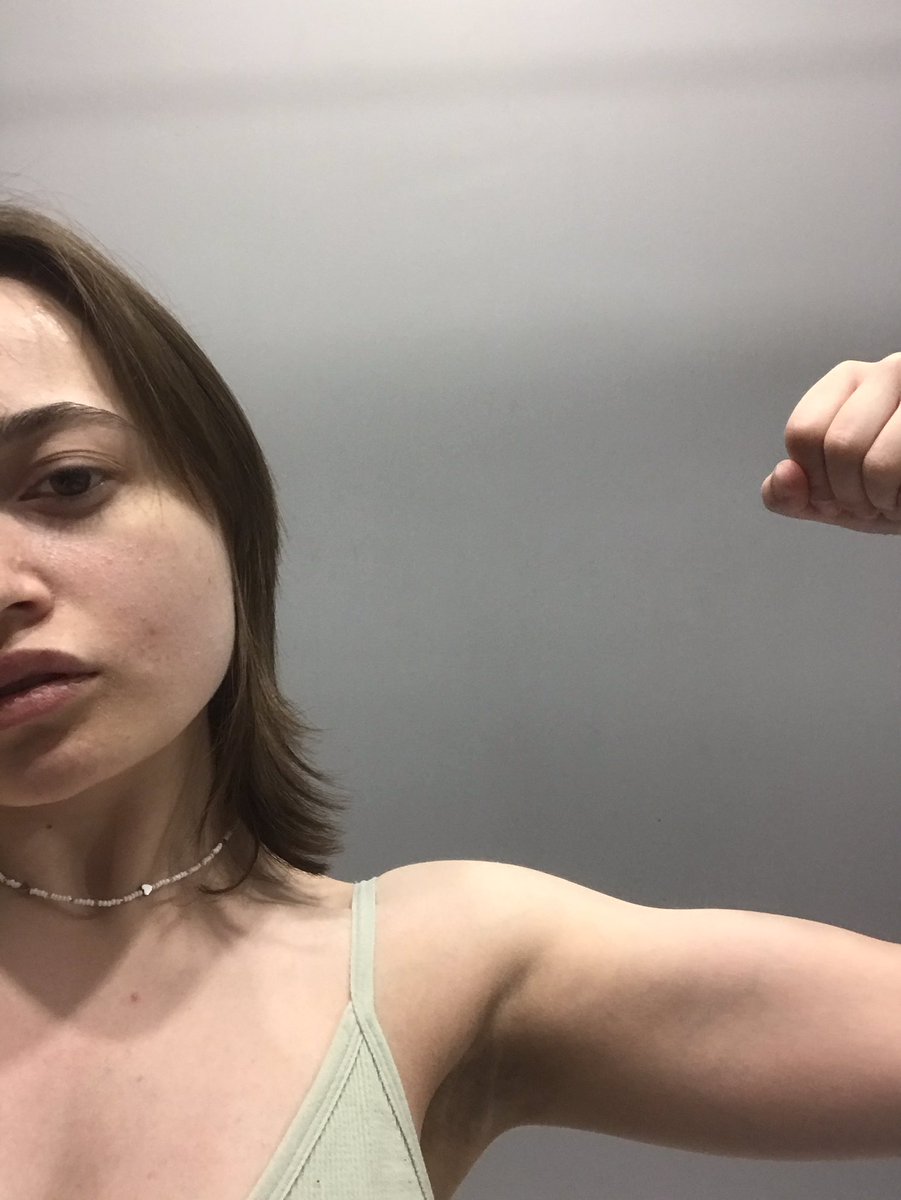 abespechalova's tweet photo. Когда сходил один раз на физическую культуру за весь учебный год https://t.co/Fmjszw9APy