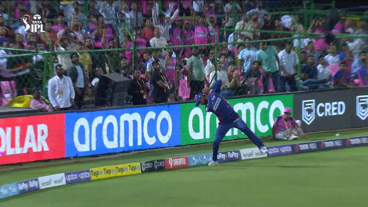 CricCrazyJohns's tweet photo. MATCH WINNING CATCH BY HOODA. https://t.co/xLYwnjZMie